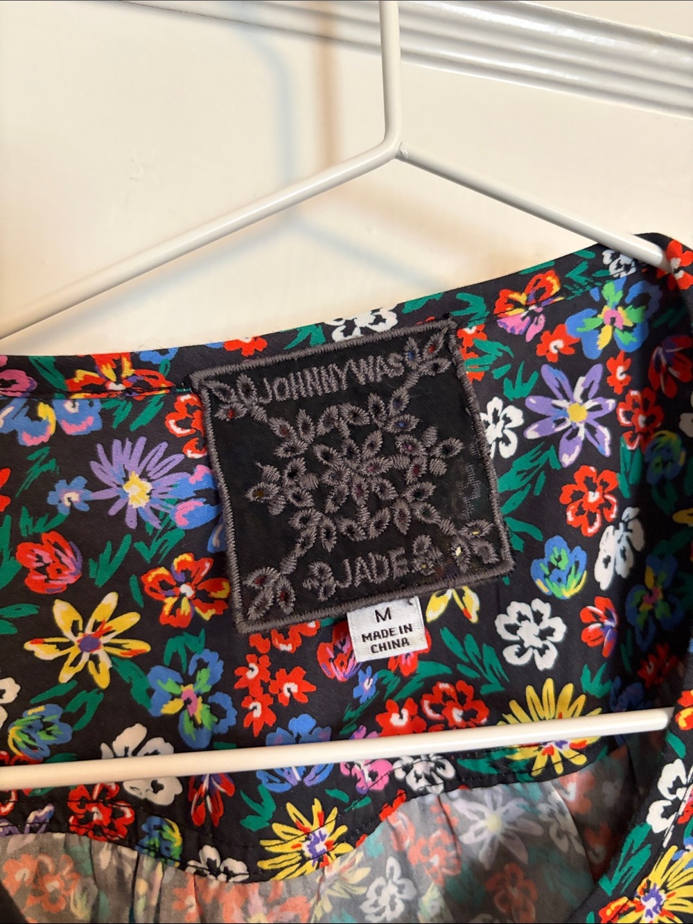 Johnny Was Rosa Poplin Black Floral Peasant Blouse - Picture 5 of 9